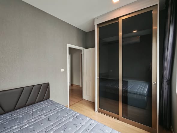 bedroom and room interior of Golden Neo Bangna-Kingkaew
