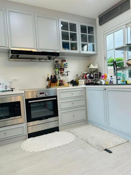 kitchen of Golden Neo Sathorn Village