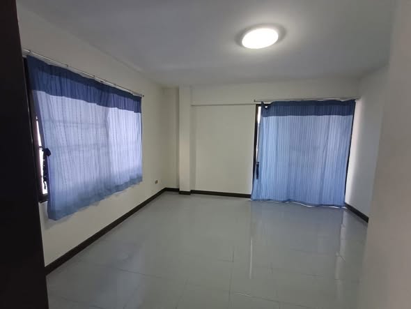 Golden Neo, Sukhumvit LaSalle