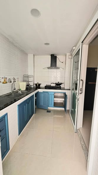 kitchen of Golden Neo, Sukhumvit LaSalle