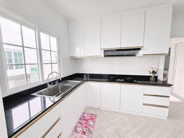 kitchen of Golden Neo, Sukhumvit LaSalle