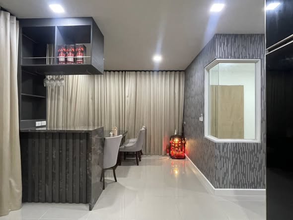 bathroom of Golden Neo1 Bangkhae