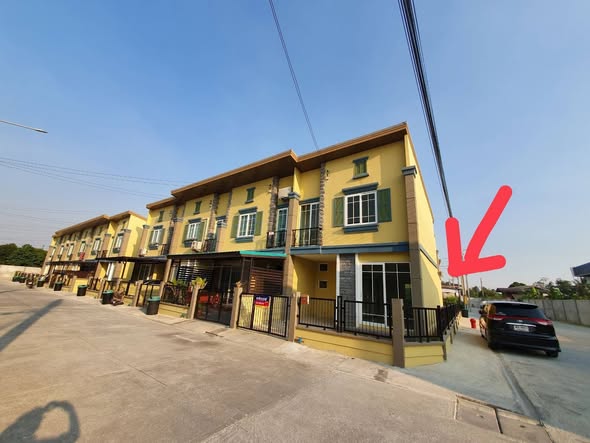 Golden Town, Nonthaburi – BTS some betel.
