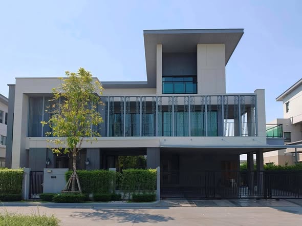Grand Bangkok Boulevard East Rama 9