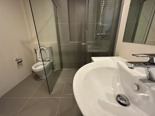 bathroom of Grand Bangkok Boulevard Ratchada-Ramintra 2