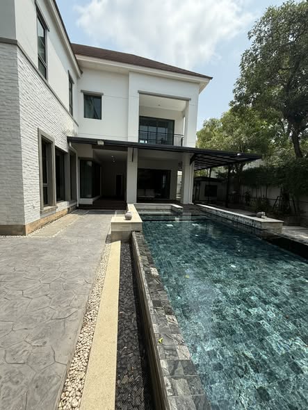 pool of Grand Bangkok Boulevard Sukhumvit