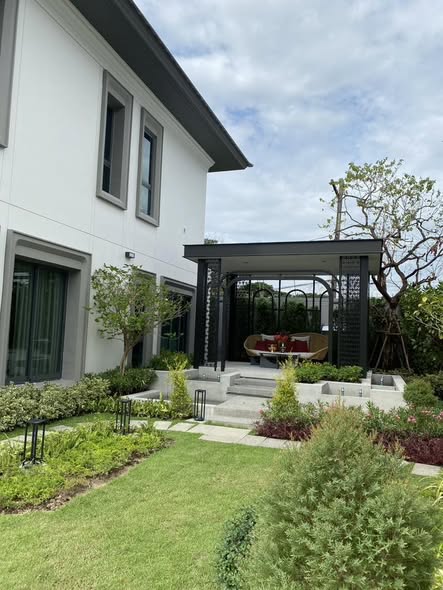 Grand Bangkok Boulevard Sukhumvit – Srinakarin