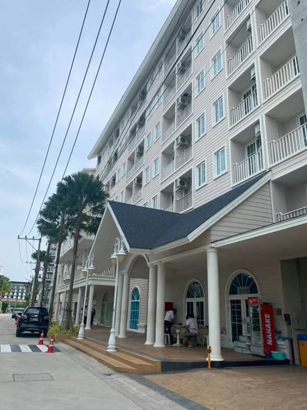 Grand Florida Beachfront Condo Resort Pattaya