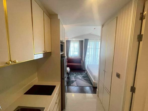 Grand Florida Beachfront Condo Resort Pattaya