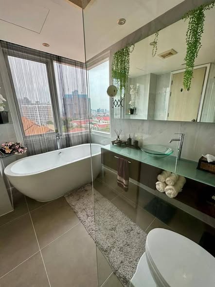 bathroom of Grande Caribbean Condo