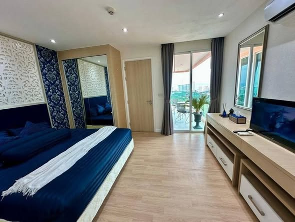 bedroom of Grande Caribbean Condo