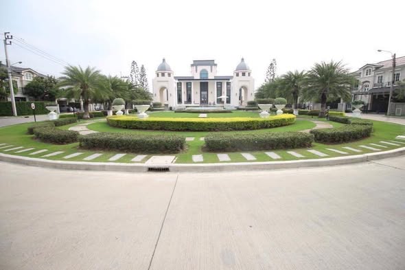 Grandio Ladprao-Kaset Nawamin