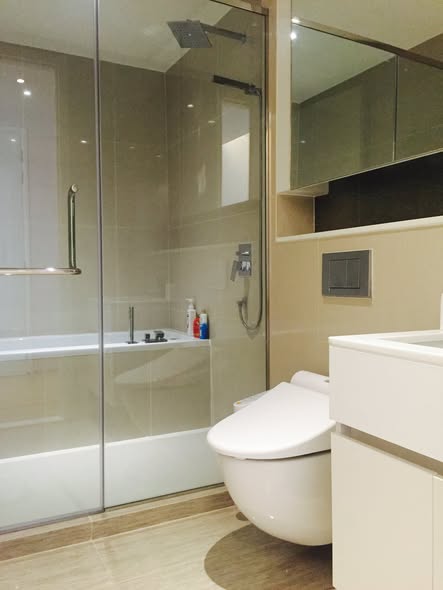 room interior and bathroom of H Sukhumvit 43 Condominium