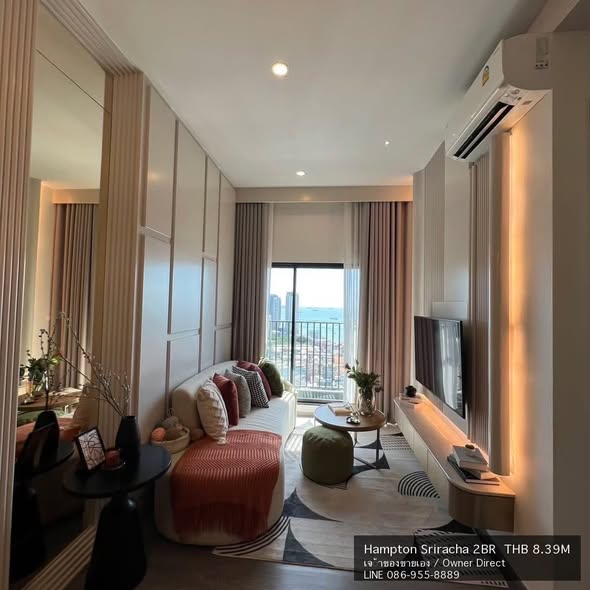 bedroom and living room and room interior of Hampton Sriracha