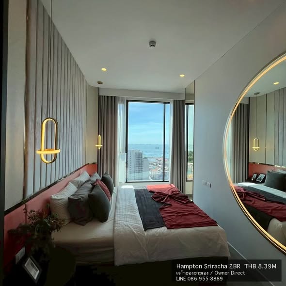 bedroom and room interior of Hampton Sriracha