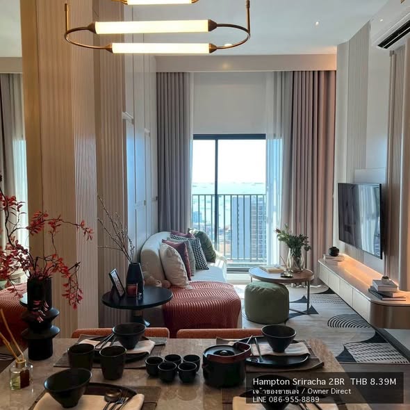 living room and bedroom of Hampton Sriracha