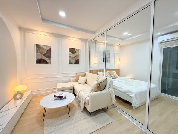 bedroom of Happy Condo Rachada 18