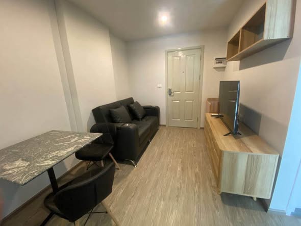 living room of HI SEACON STATION – Condominium