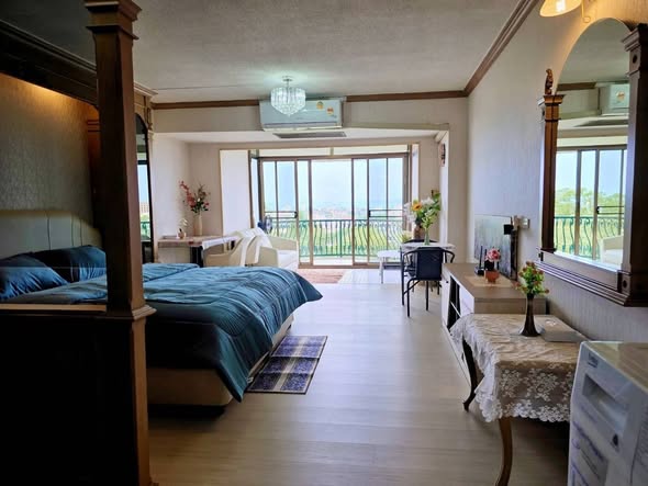 bedroom of Hillside Condo 4
