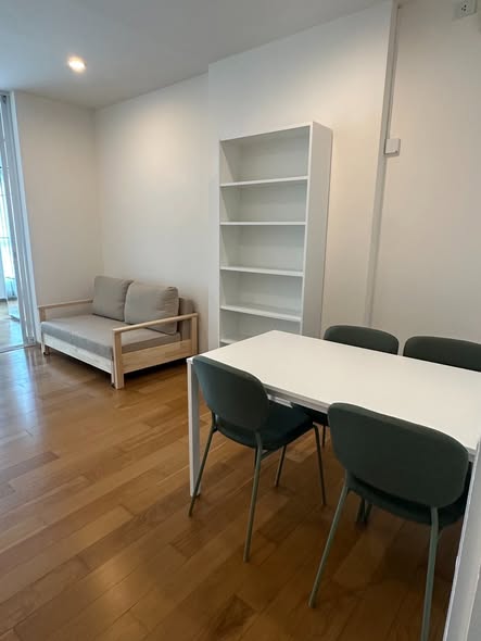 room interior of Hive Sathorn