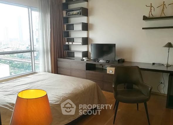 bedroom of Hive Taksin Condominium