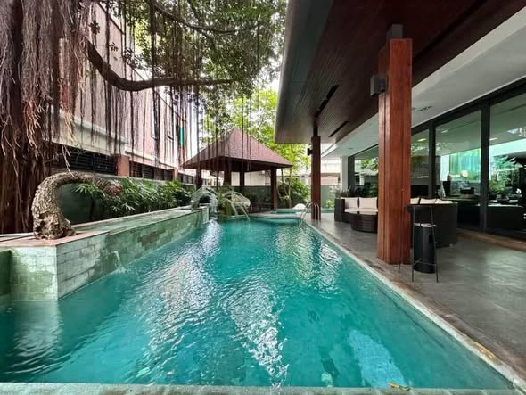 pool of House for Rent Fully Furnish
