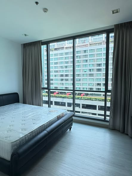 bedroom and room interior of Hyde Sukhumvit 13