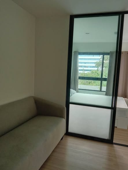 bedroom and room interior of iCondo Activ Pattanakarn