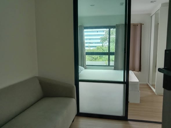 bedroom and room interior of iCondo Activ Pattanakarn