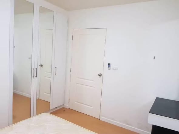 bedroom and room interior of iCondo Sukhumvit 105