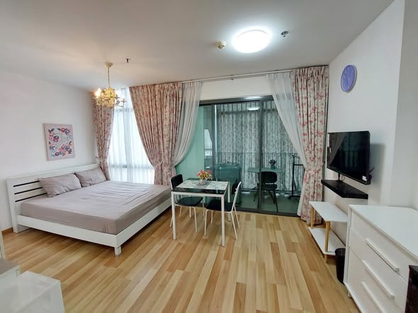 bedroom of Ideo BluCove Sukhumvit