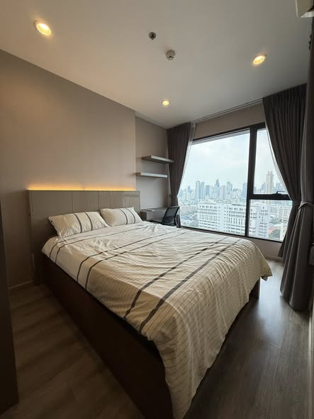 bedroom of Ideo Mobi Asoke