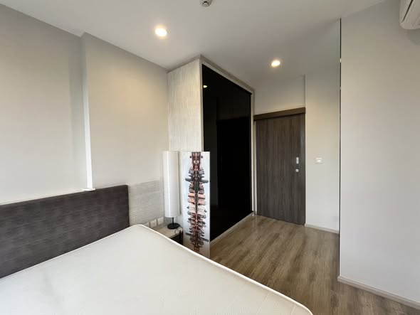 bedroom and room interior of Ideo Mobi Asoke