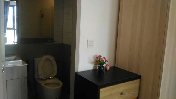 bathroom of Ideo Mobi Phaya Thai