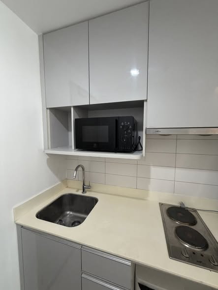 kitchen of Ideo Mobi Phaya Thai