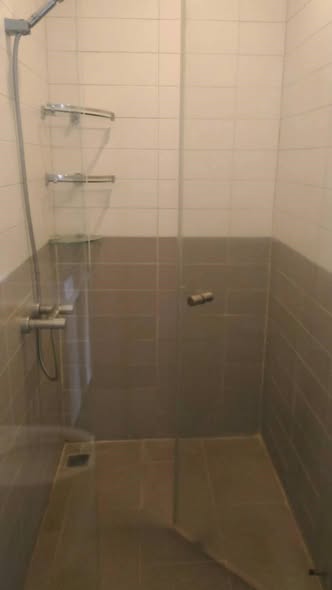 room interior and bathroom of Ideo Mobi Phaya Thai