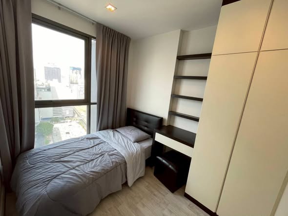 bedroom of Ideo Mobi Rama 9