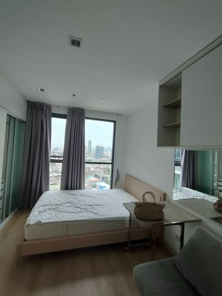 bedroom of Ideo Mobi Sathorn