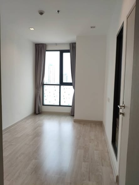 bedroom of Ideo Mobi Sathorn