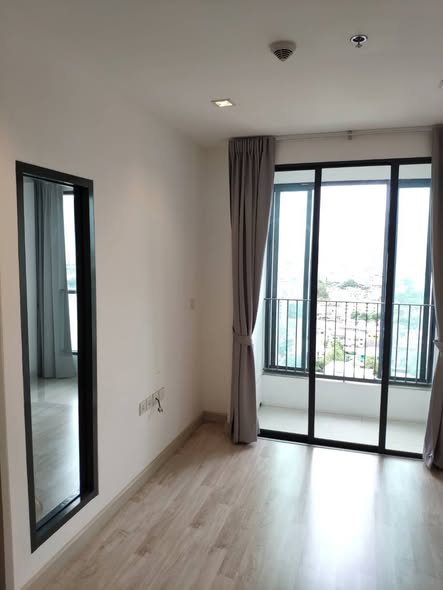 bedroom and room interior of Ideo Mobi Sathorn