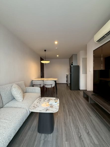 bedroom and living room of Ideo Mobi Sukhumvit 40