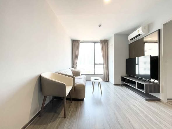 living room and bedroom of Ideo Mobi Sukhumvit 40