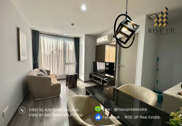living room and room interior of Ideo Mobi Sukhumvit 40