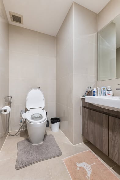 bathroom of Ideo Mobi Sukhumvit 66