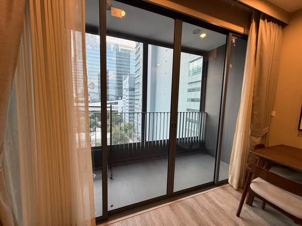bedroom and room interior of Ideo Mobi Sukhumvit 66