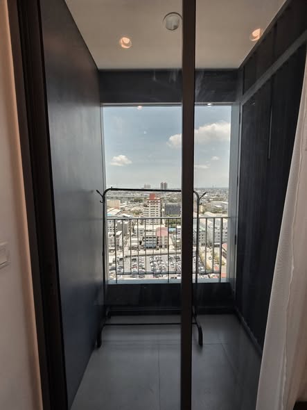 room interior of Ideo Mobi Sukhumvit 66