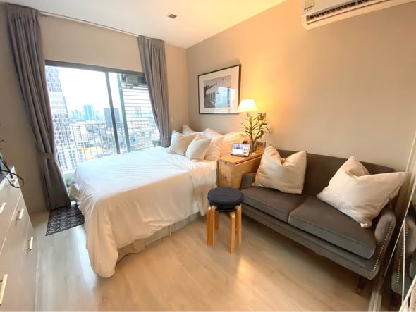 bedroom of Ideo Mobi Sukhumvit 81