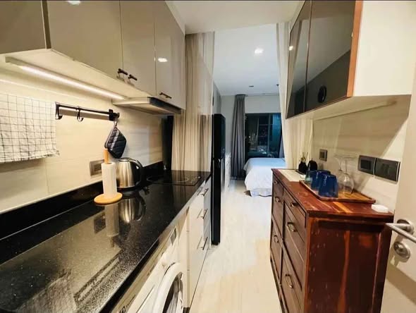 kitchen of Ideo Mobi Sukhumvit 81