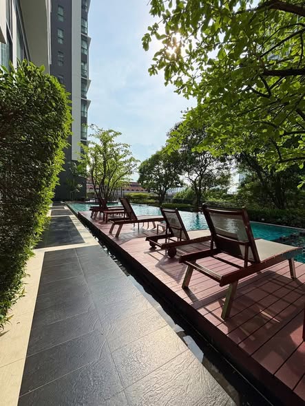 pool of Ideo Mobi Sukhumvit 81
