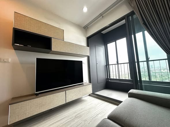 living room and bedroom of Ideo Mobi Sukhumvit Eastgate